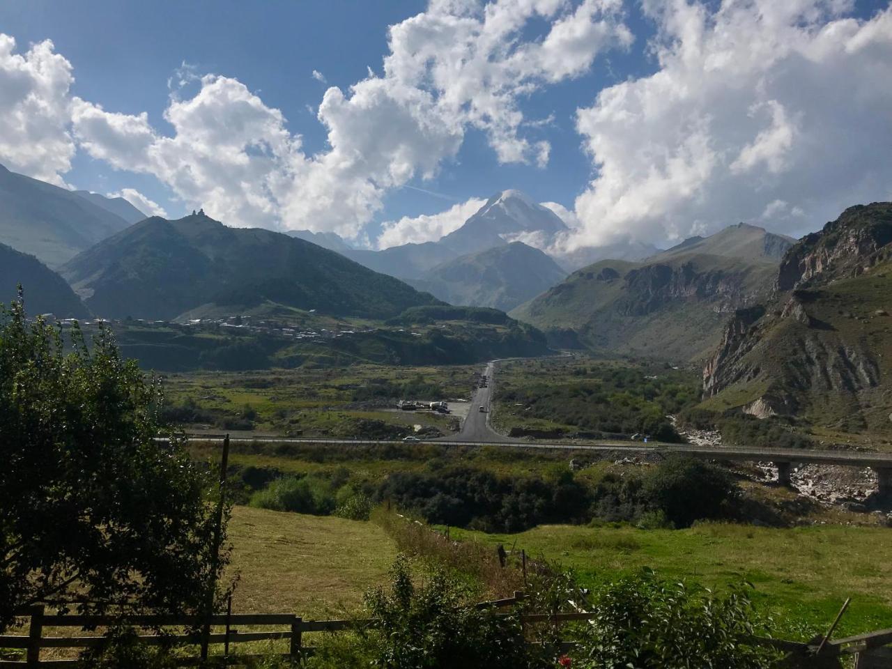 Riverside Kazbegi Exteriér fotografie